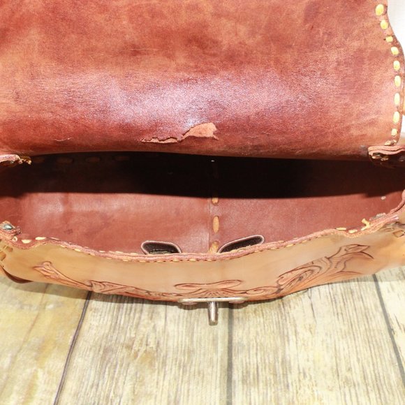 Vintage Brown Leather Hand-Carved Stitched Detail Shoulder Bag - Picture 9 of 12